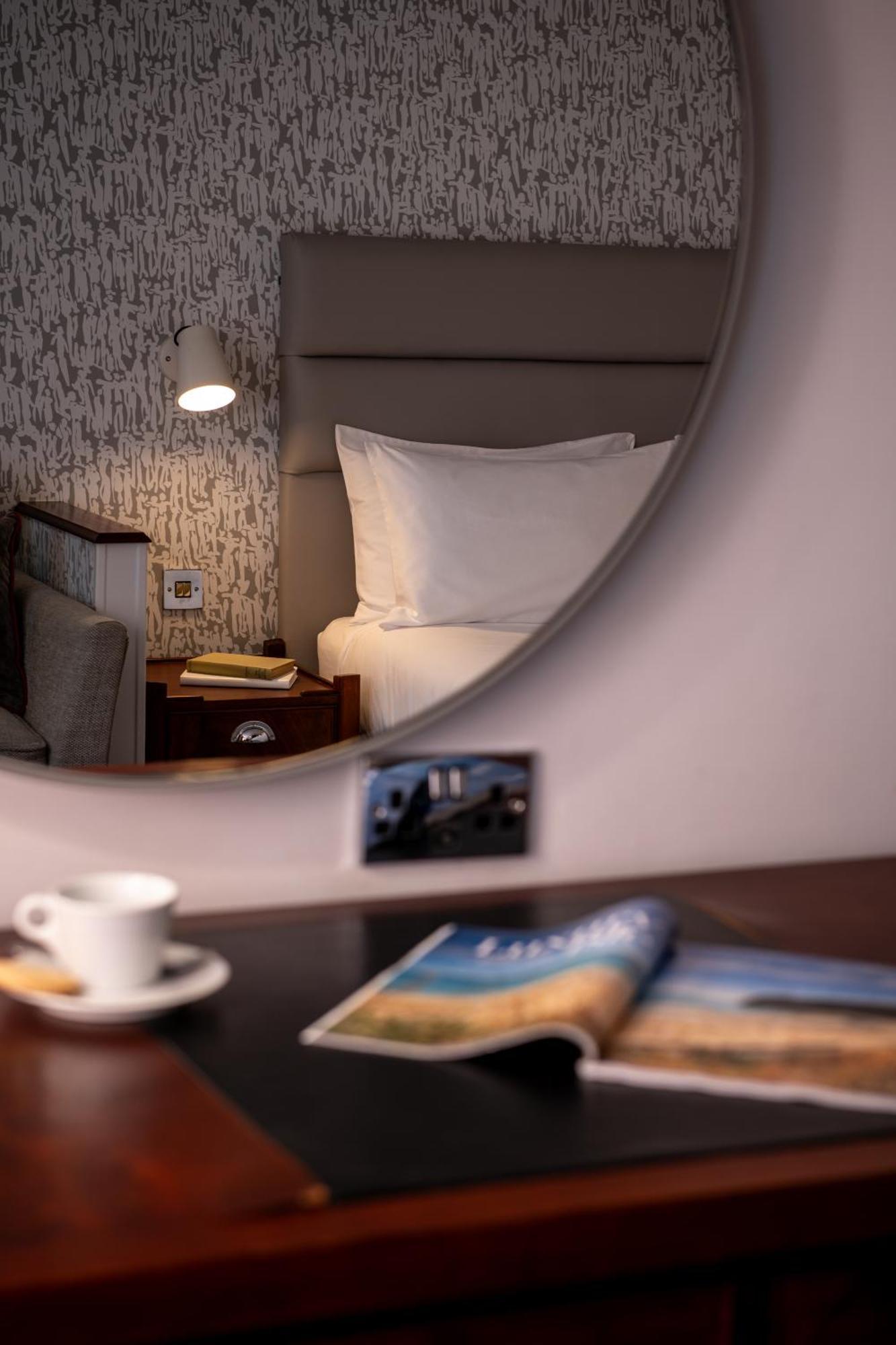 Solent Hotel And Spa Фархэм Экстерьер фото